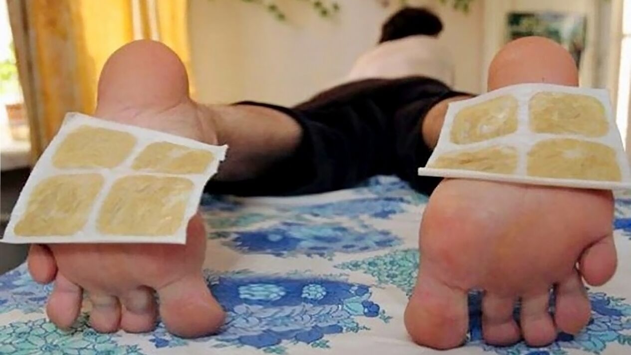 Mustard plasters on the feet to increase potency